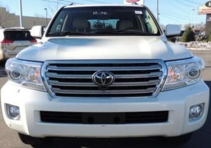 TOYOTA LAND CRUISER 2014 USED BY EXPAT